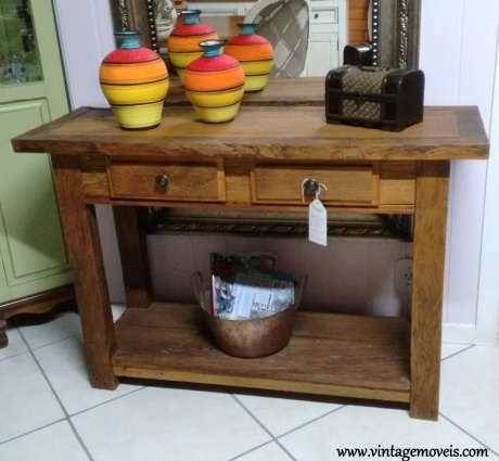 Aparador em Madeira de Peroba 02 gavetas (1,20L x 0,40P x 0,80A) 